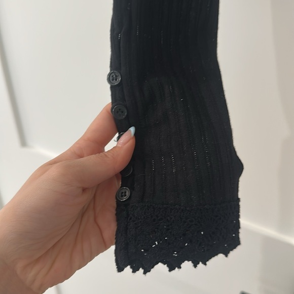 Free people cropped lace detail black top - Picture 4 of 4